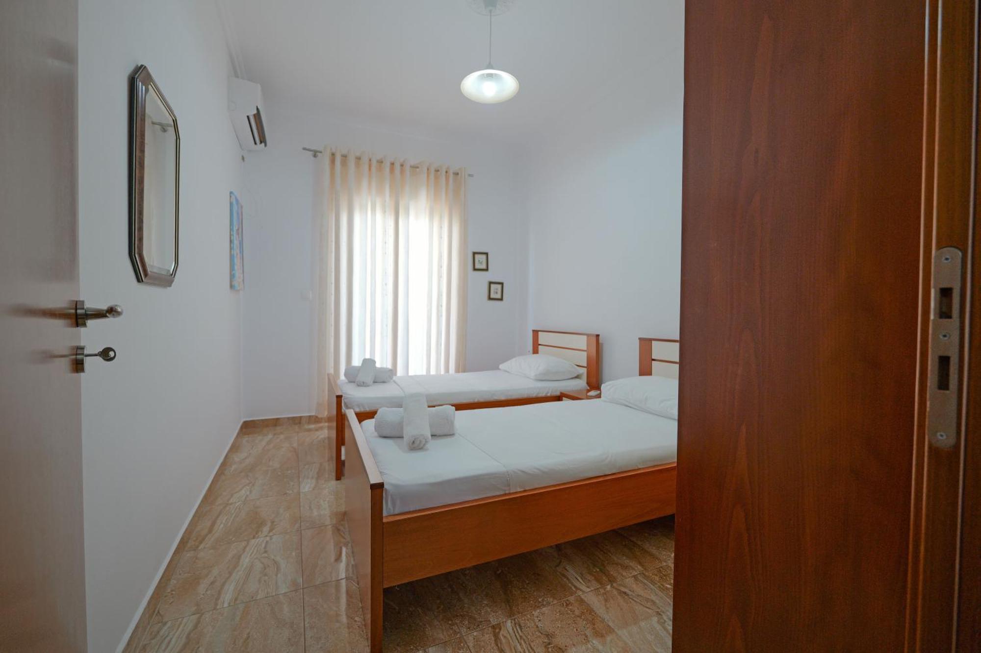 Moonlight Downtown Apartament Ksamil